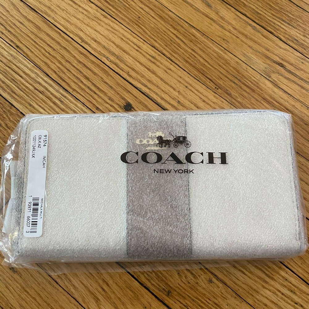 New Coach ACCORDION ZIP WALLET
